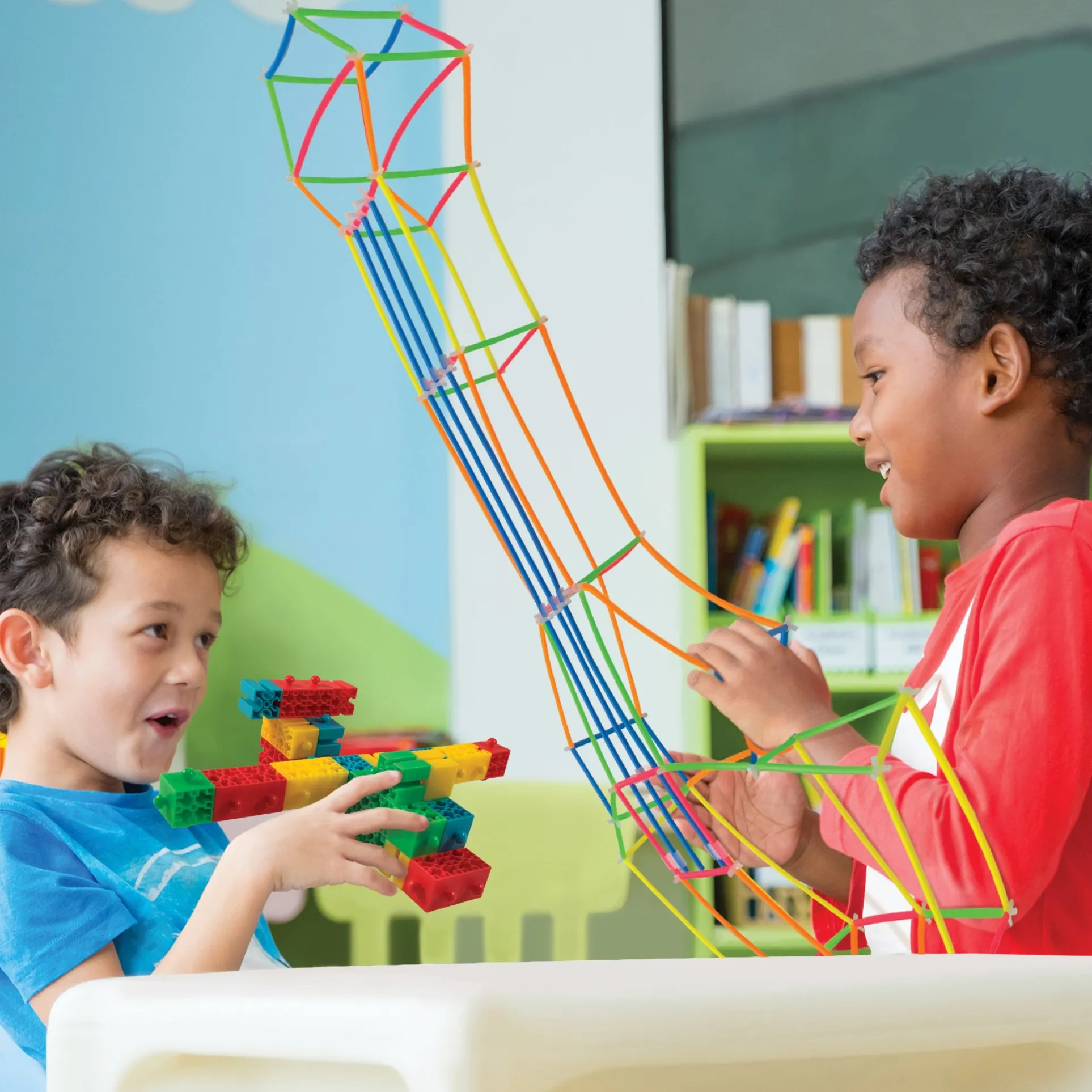 Roylco STEAM Tubes & Connectors Set - Creative Engineering Fun!