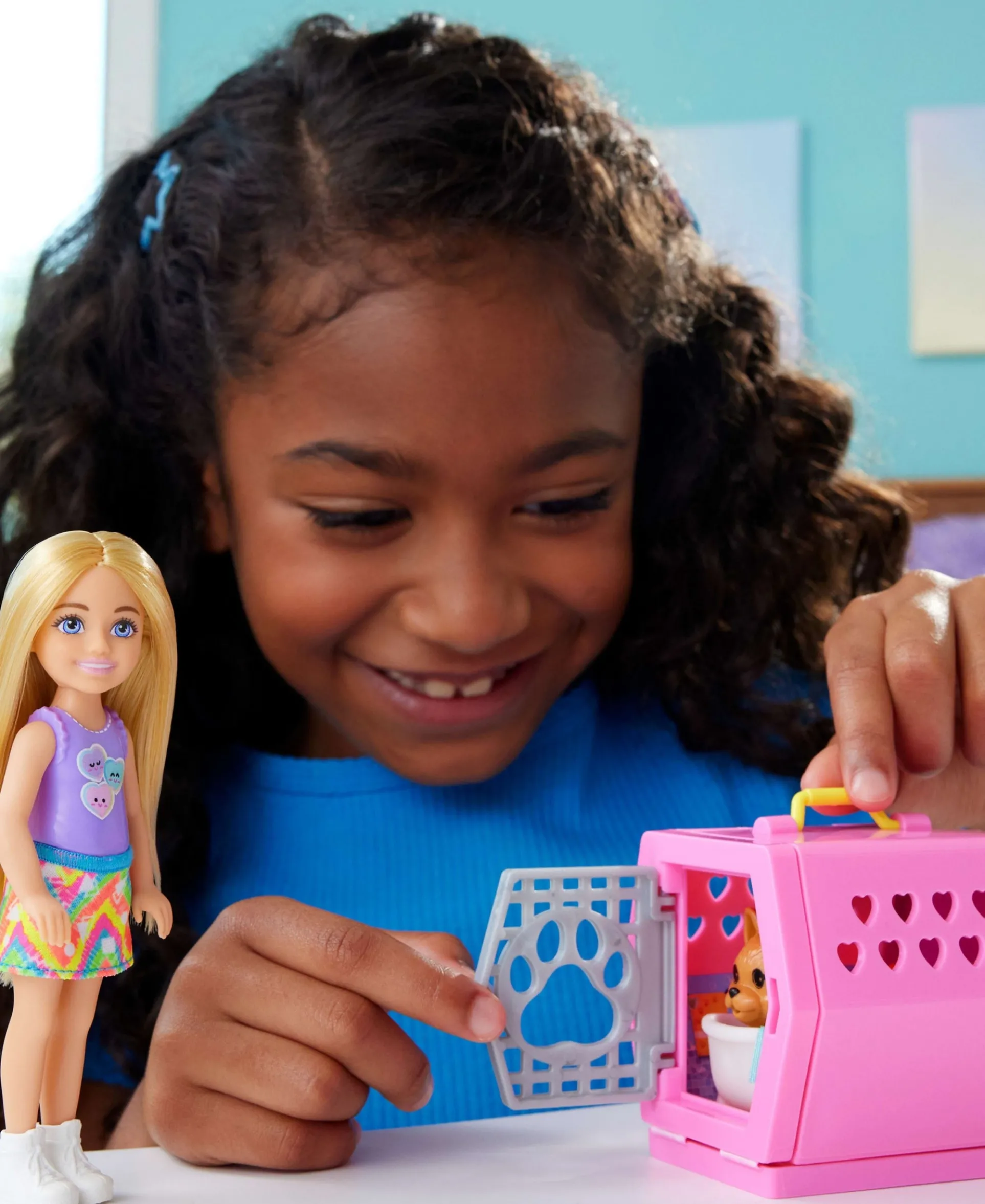 Barbie Chelsea Puppy Playset with Transformative Carrier and Doll