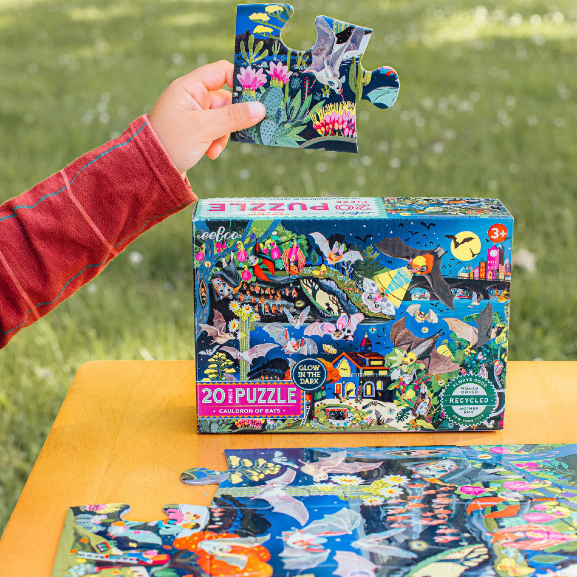 eeBoo Love of Bats Glow-in-the-Dark Jigsaw Puzzle - 20 pc