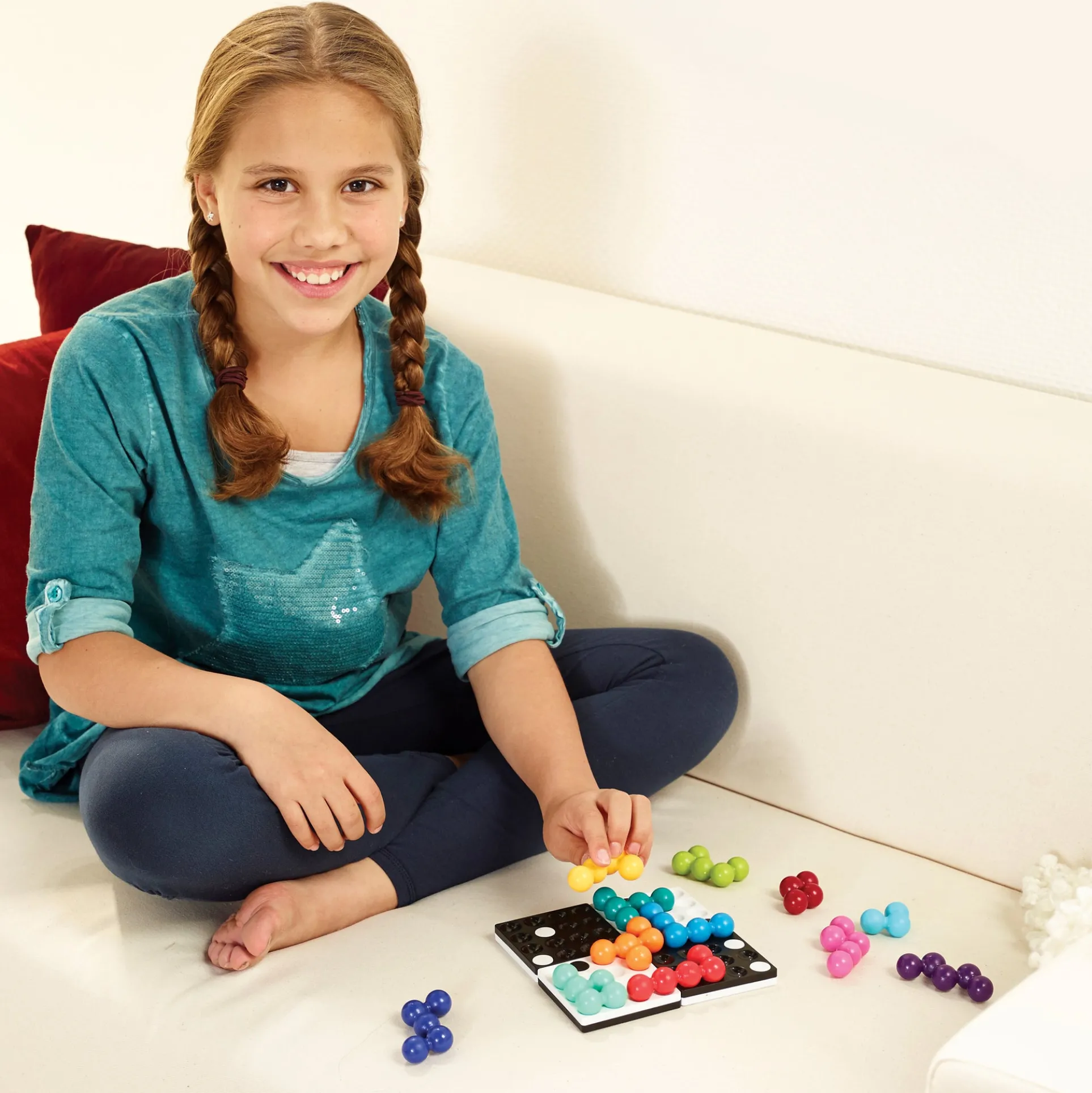 SmartGames Quadrillion Magnetic Puzzle Game for Solo Play