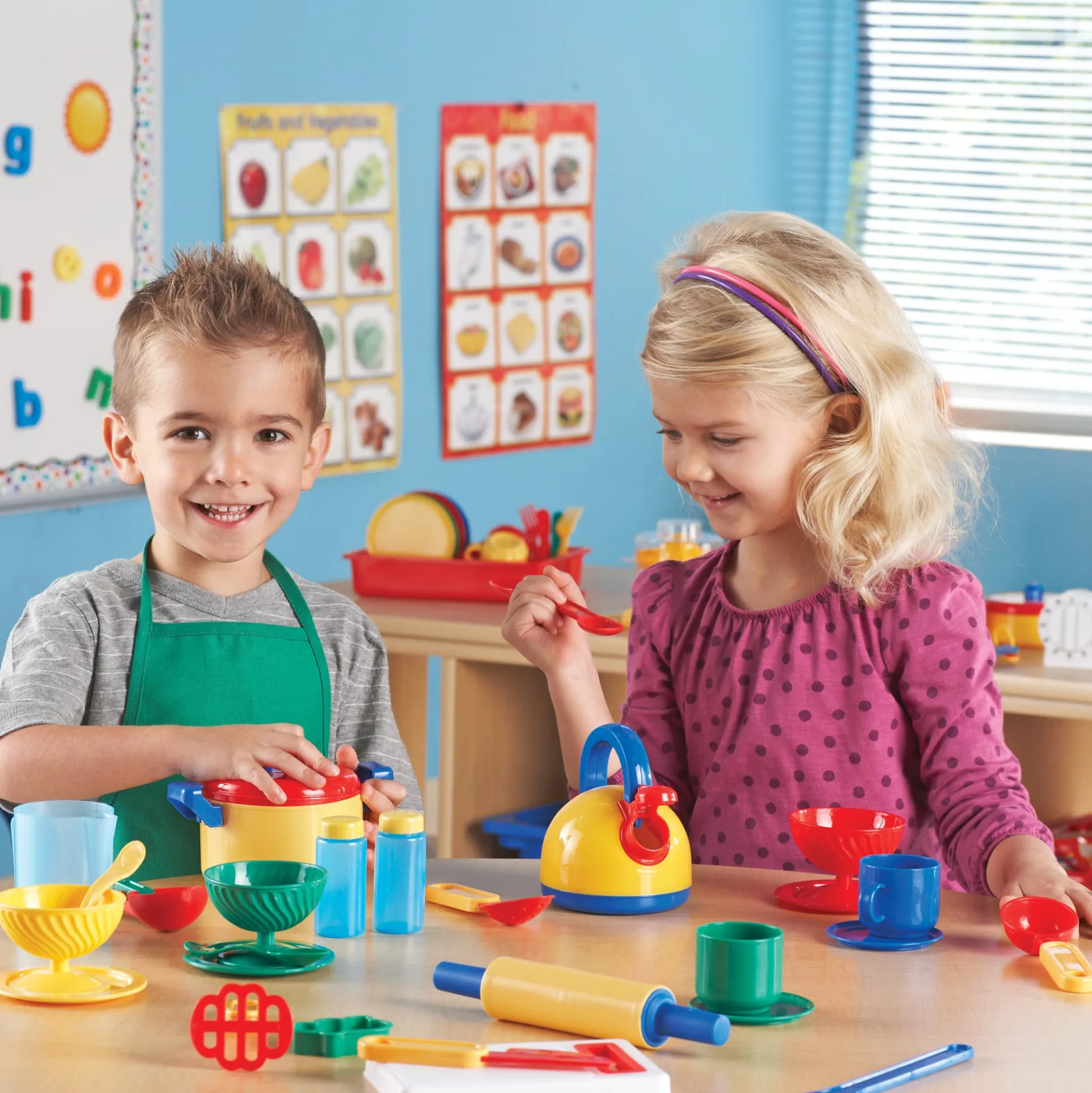 Learning Resources Pretend & Play Deluxe Kitchen Set